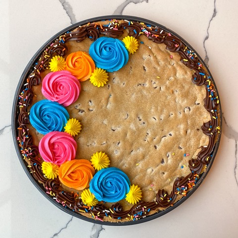 Chocolate Chip Cookie Cake - Great Grub, Delicious Treats