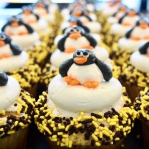 https://oakmontbakery.com/wp-content/uploads/2020/06/Penguin-Cupcake-300x300.jpg