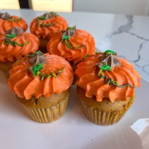 Graduation Cap2 dz Cupcake Cake - We Create Delicious Memories - Oakmont  Bakery