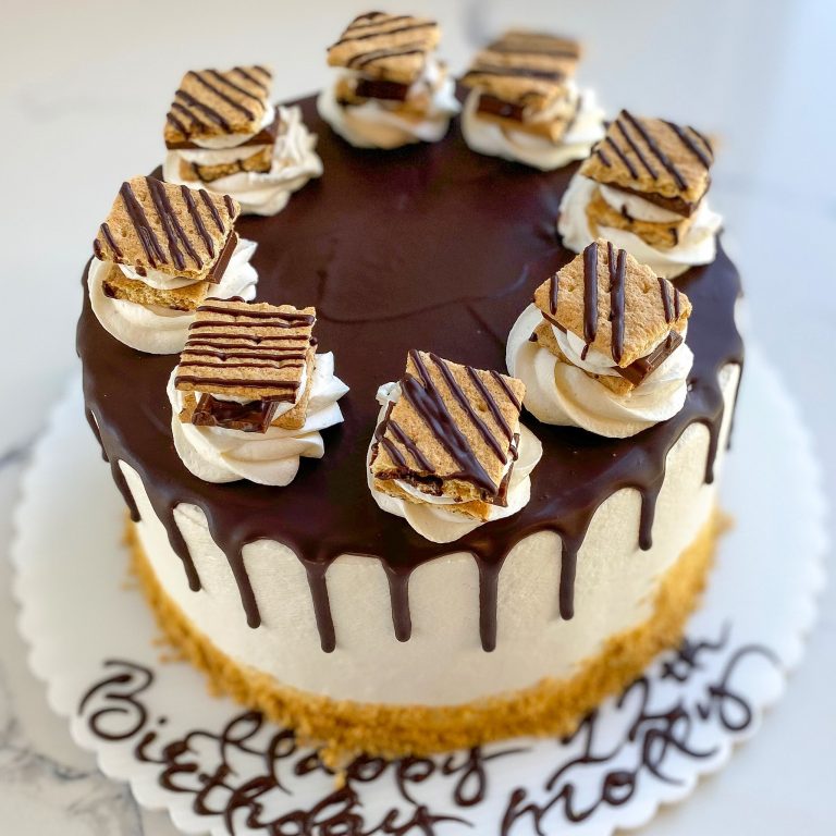 "Cookie"Cookies 'n Cream Cake (Inscription on Board) We Create