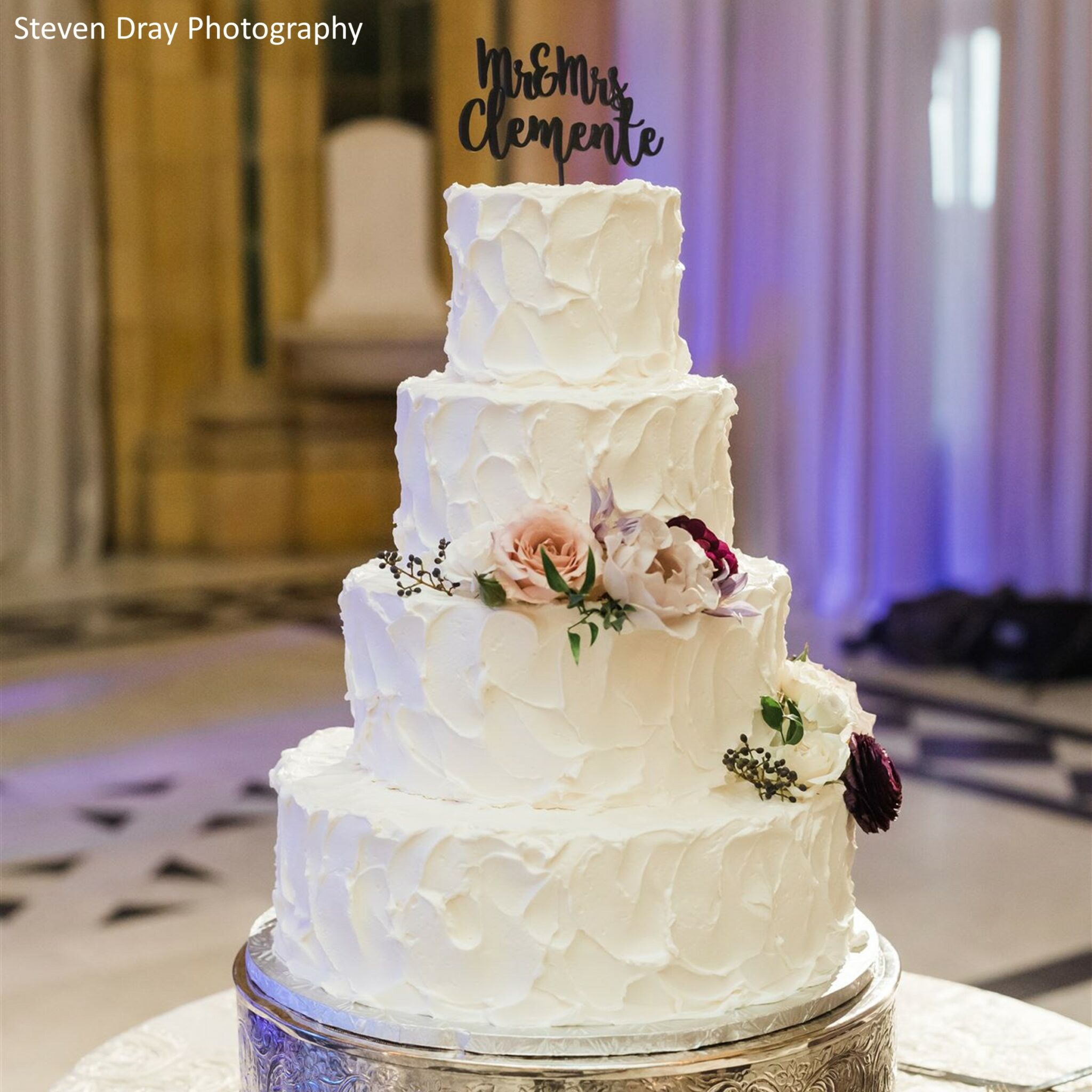 Classic Tiered Wedding Cakes We Create Delicious Memories Oakmont