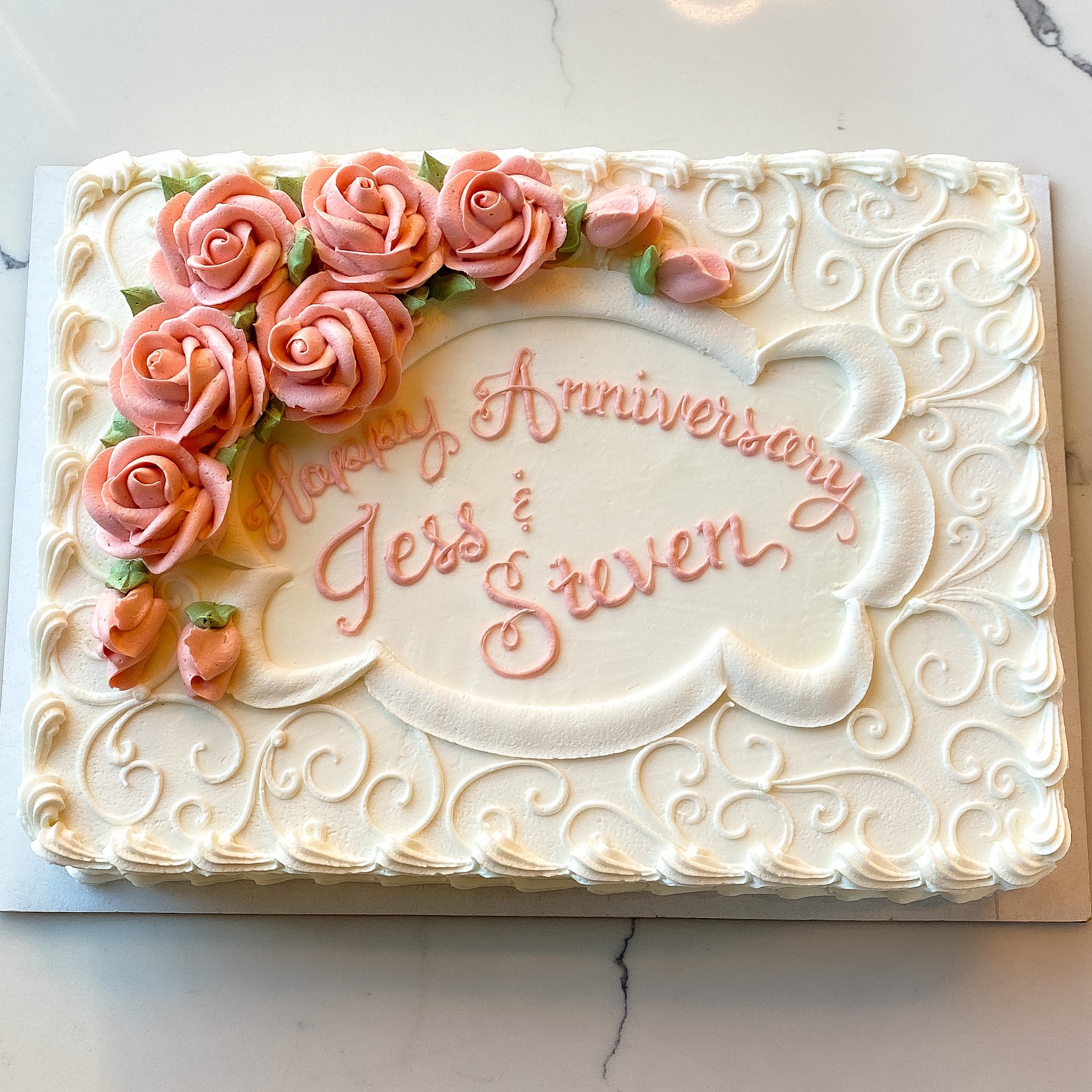 Rose Anniversary Cake Delivery Online I YippiiGift