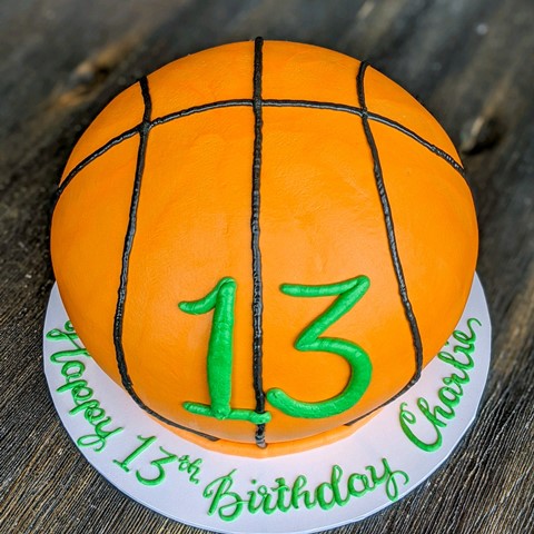 Basketball cakes : HERE Discover the most popular ideas ❤️