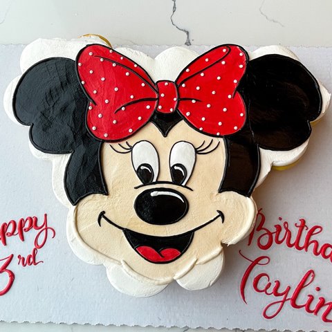 Minnie Mouse Polka Dot Birthday Cake | Baked by Nataleen