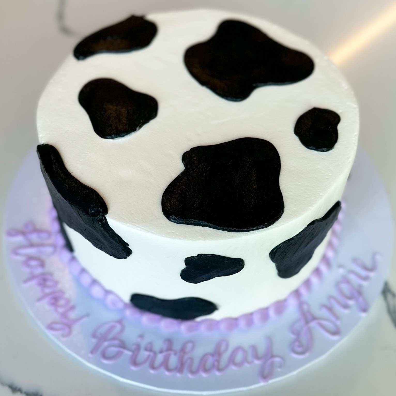 COW PRINT A cute pink and cow print cake for Kirsty to celebrate her ... |  TikTok