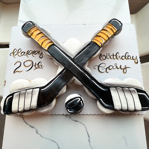 Nerf Gun2 dz Cupcake Cake - We Create Delicious Memories - Oakmont Bakery
